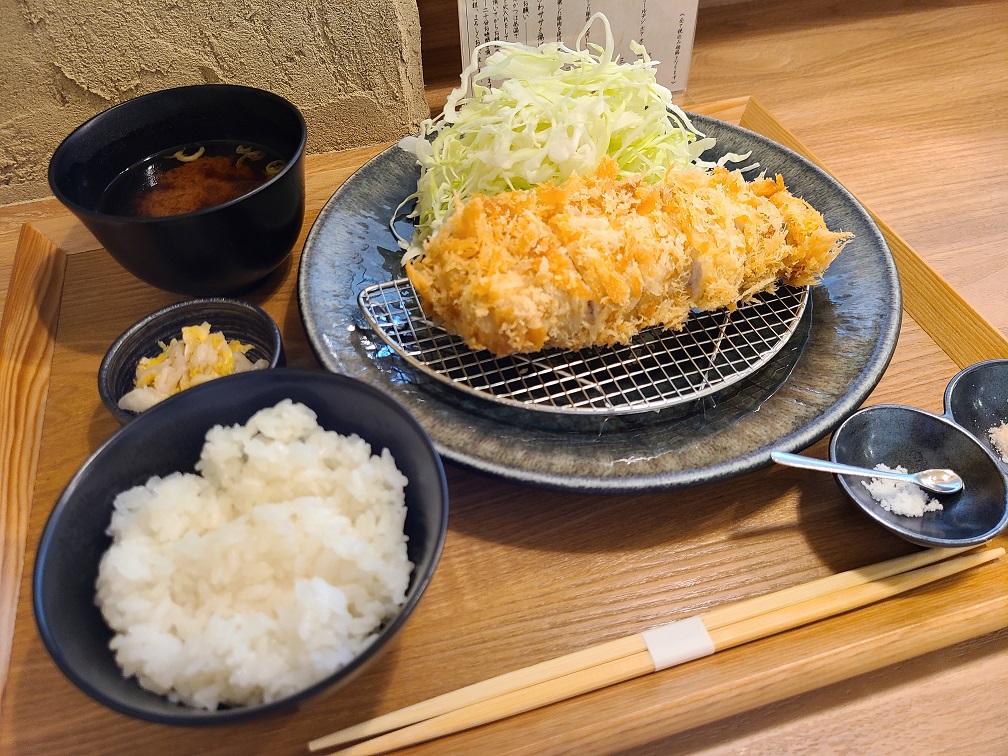 とんかつ ぶたしょう｜夙川｜今、とんかつの概念が変わる！ これぞ究極 