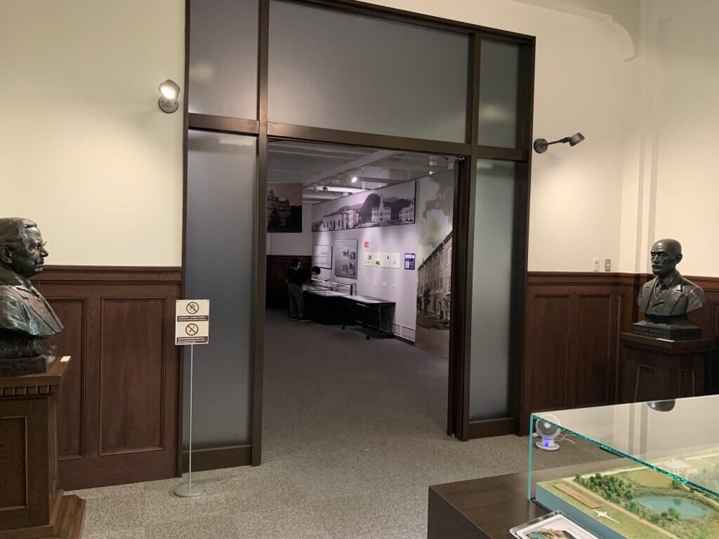 関西学院大学博物館の展示室の入口の様子