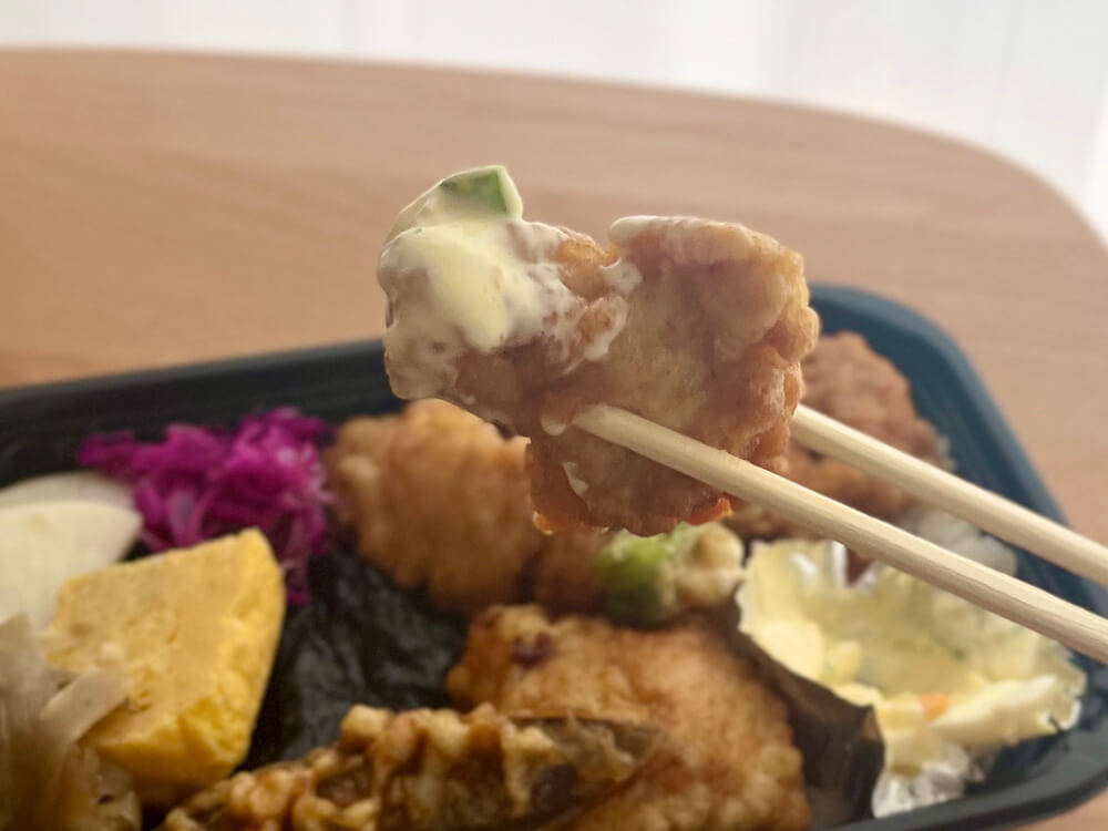 手づくりタルタルソースをつけた鶏天