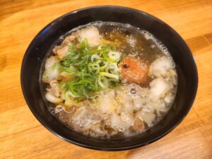 西宮北口｜ダシ×油かすの旨みがすごい！新感覚かすうどんを西宮で堪能