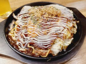 西宮北口｜キャベツたっぷりのお好み焼きとボリューム満点の太麺焼...